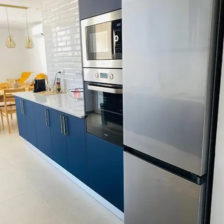 Sunset 1st F, アパート