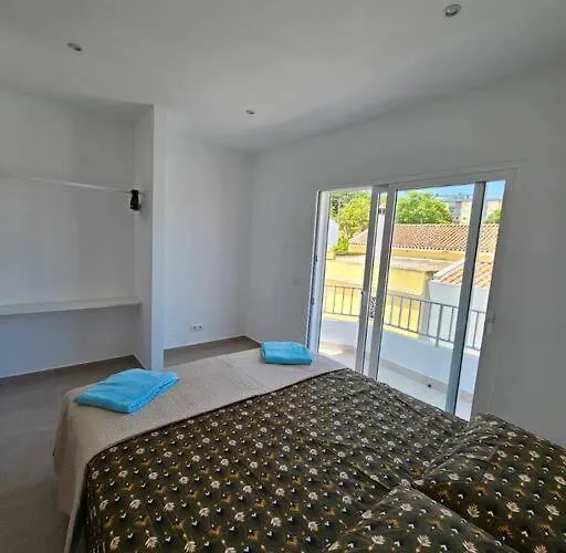 Sunset 1st F, アパート *