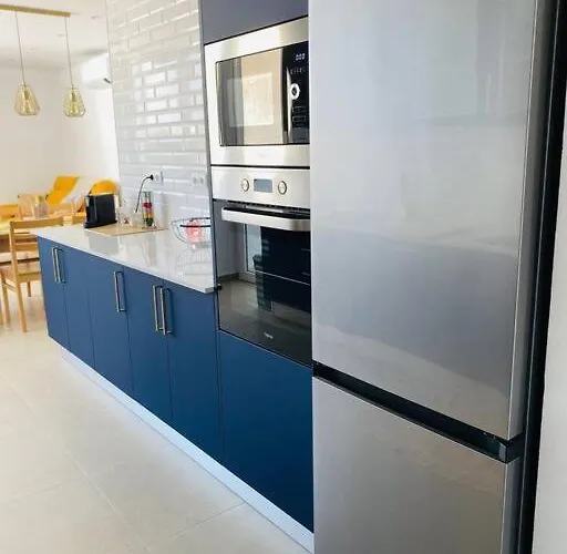 Sunset 1st F, アパート