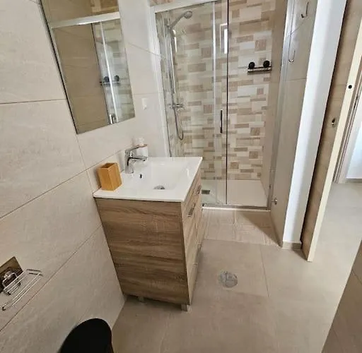 アパート Sunset 1st F, ポルティマン