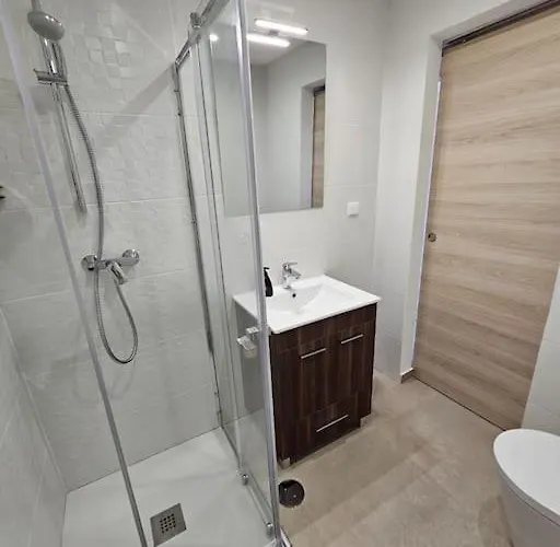 Sunset 1st F, アパート