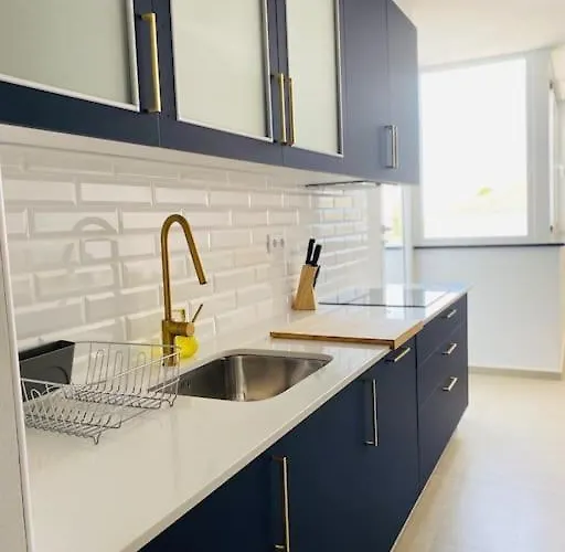 Sunset 1st F, アパート *