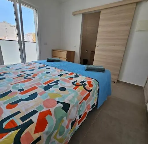 Sunset 1st F, アパート