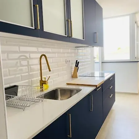 Sunset 1st F, Апартаменты *